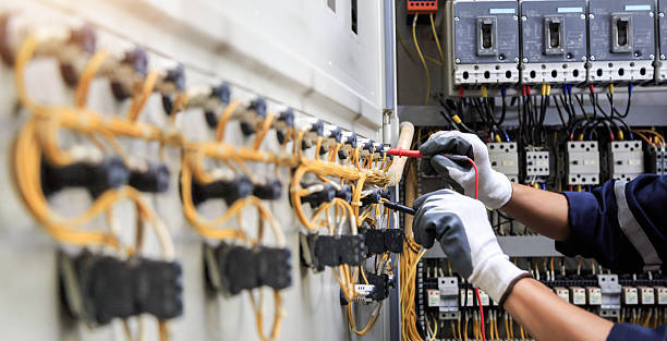 Professional Electrician technician working in Bay Village, OH